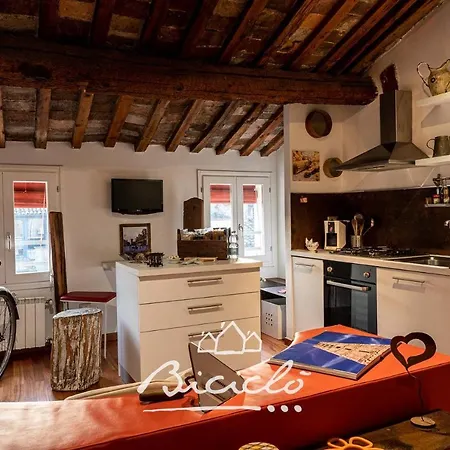 Biciclo' Citta Apartment *